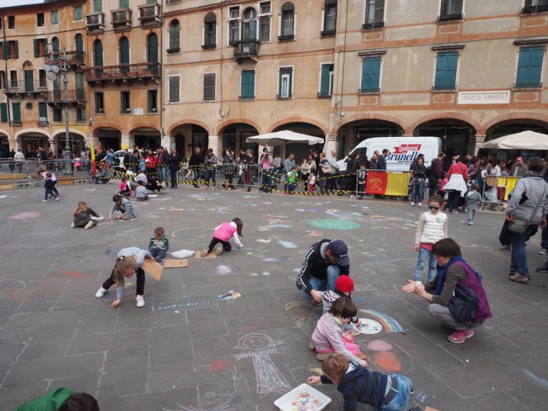 Bambini in testa