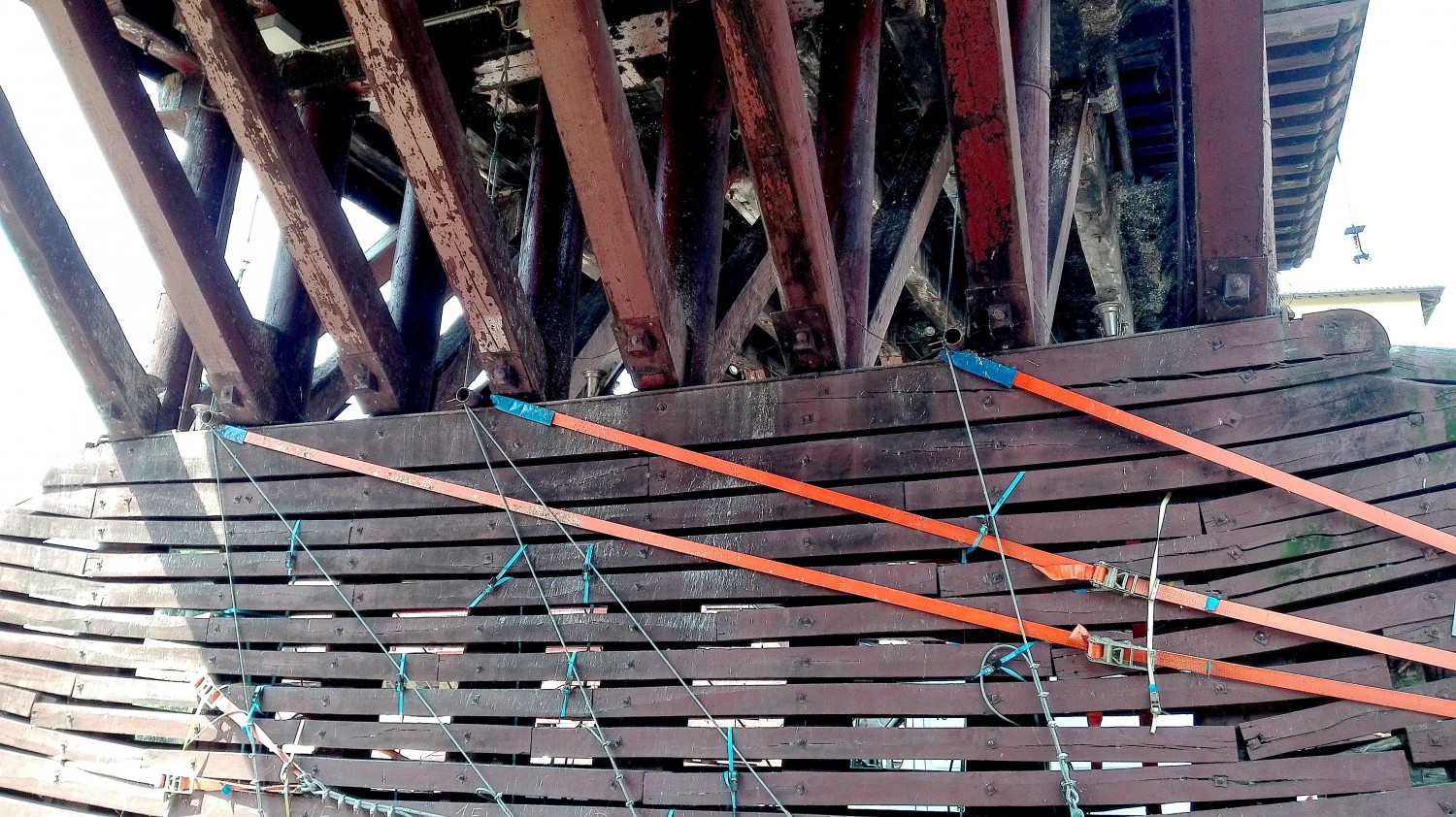 Il chiodo nel legno