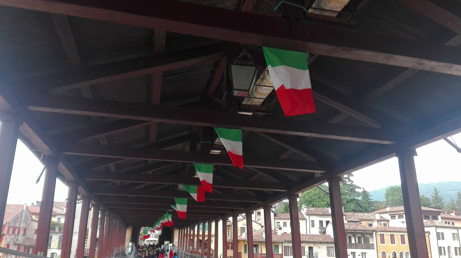Sul Ponte sventola