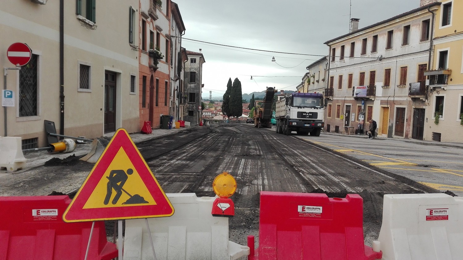 Di riffa o di ruspa
