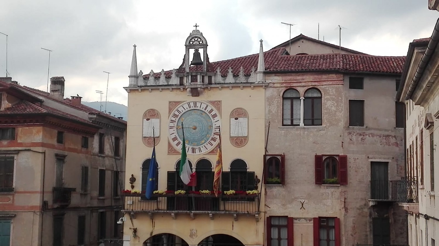 Allo spuntar dell'albo