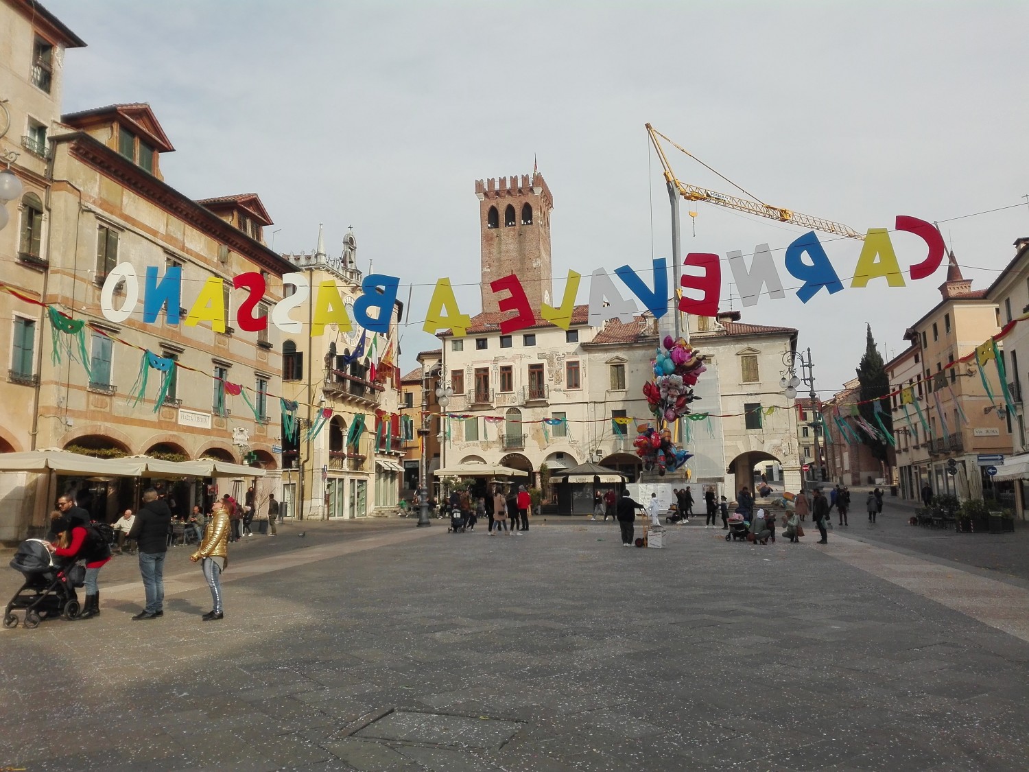 Tutti in sospeso