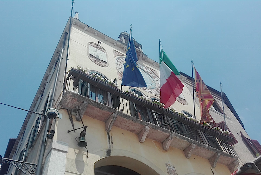 Eppur non si muove
