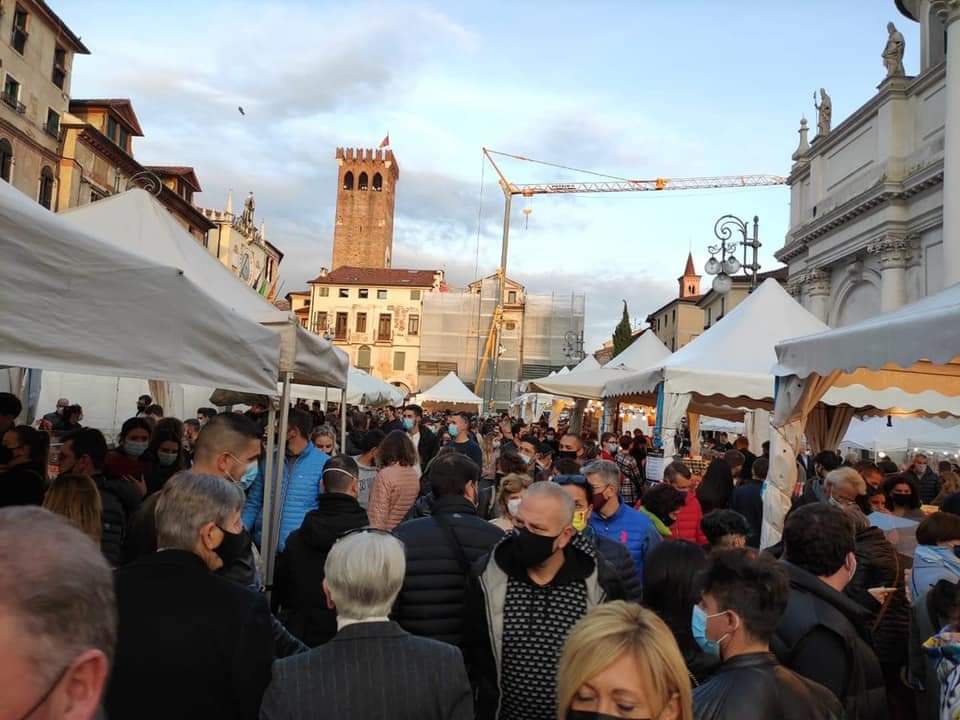 La domenica del villaggio
