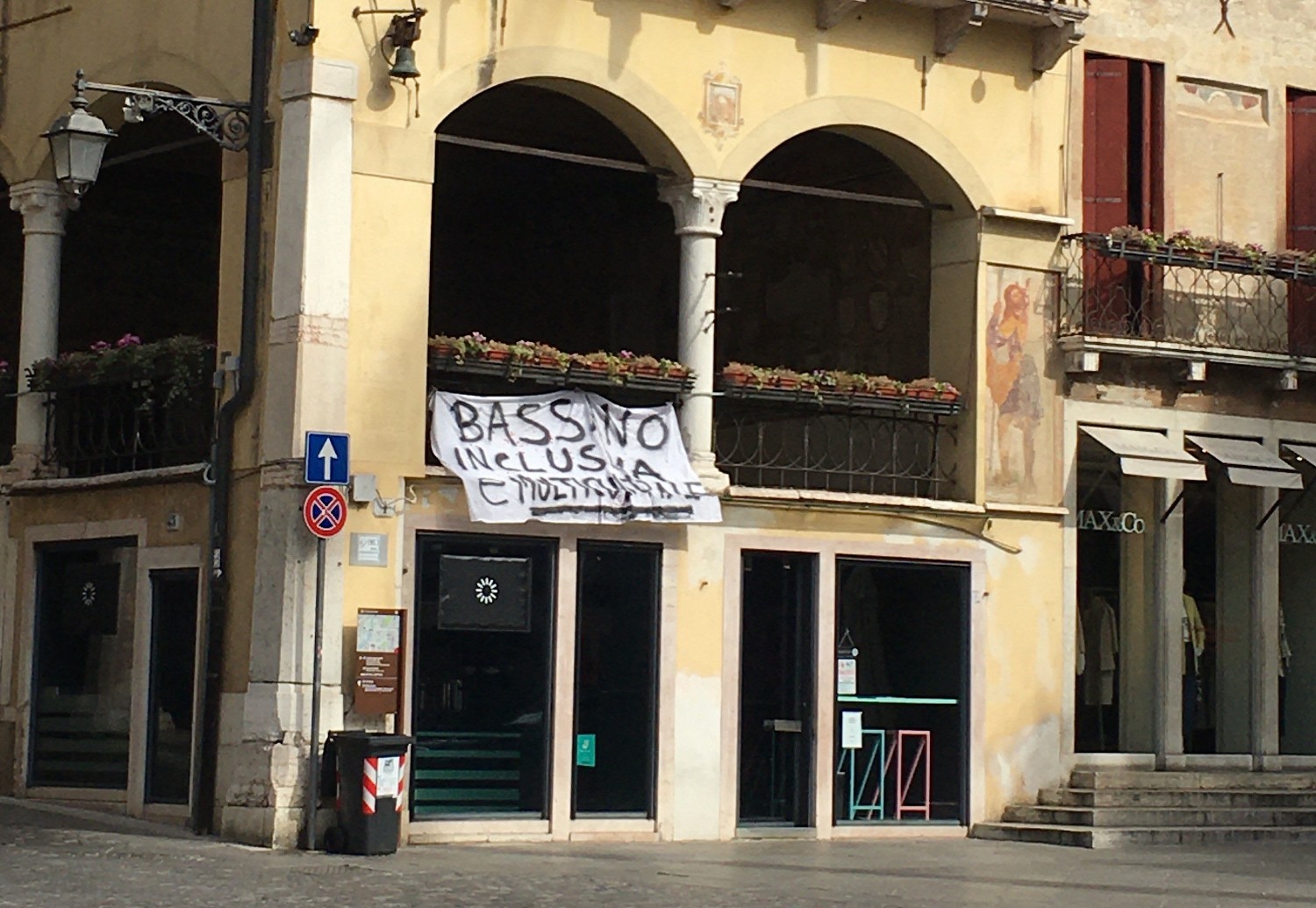 Striscia lo striscione