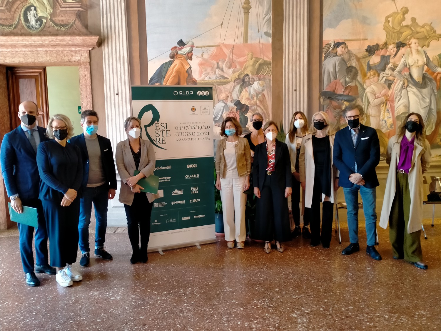 Foto di gruppo a margine della conferenza stampa