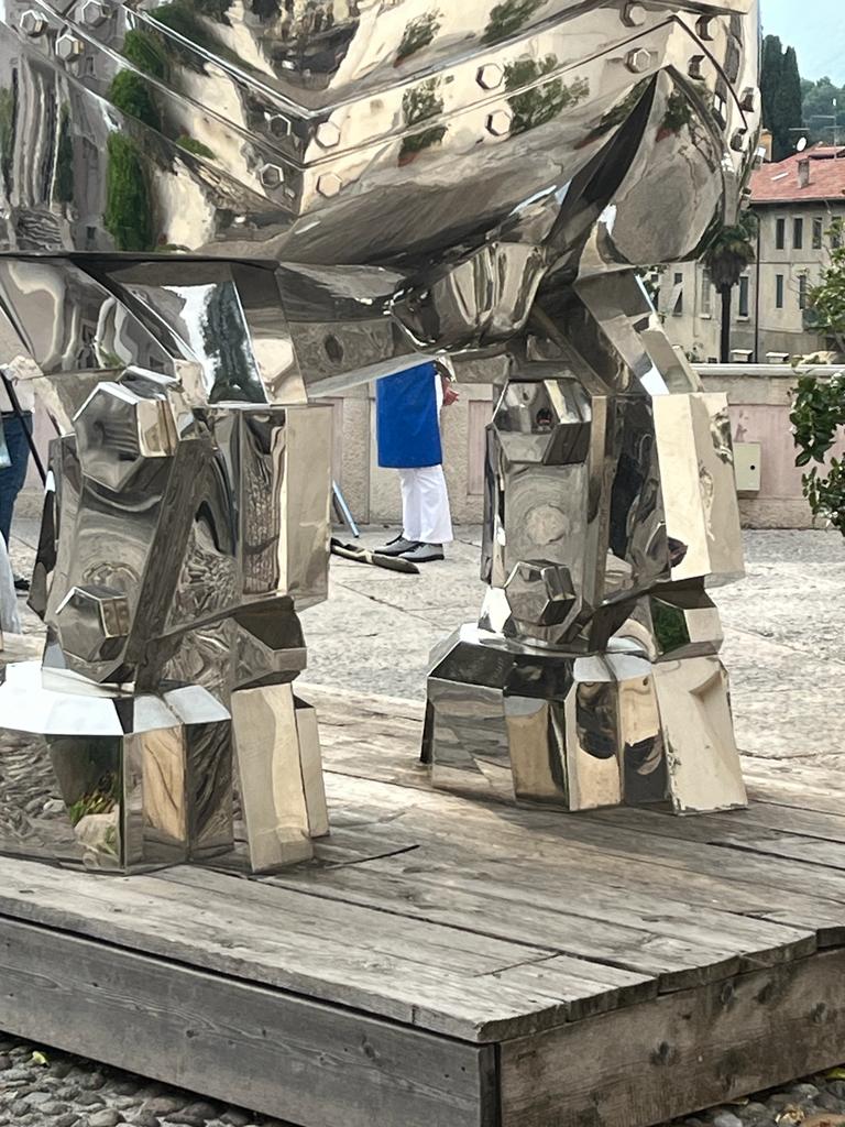 Il Rhino a sei zampe