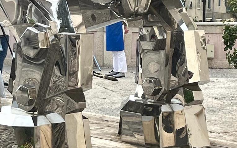 Il Rhino a sei zampe