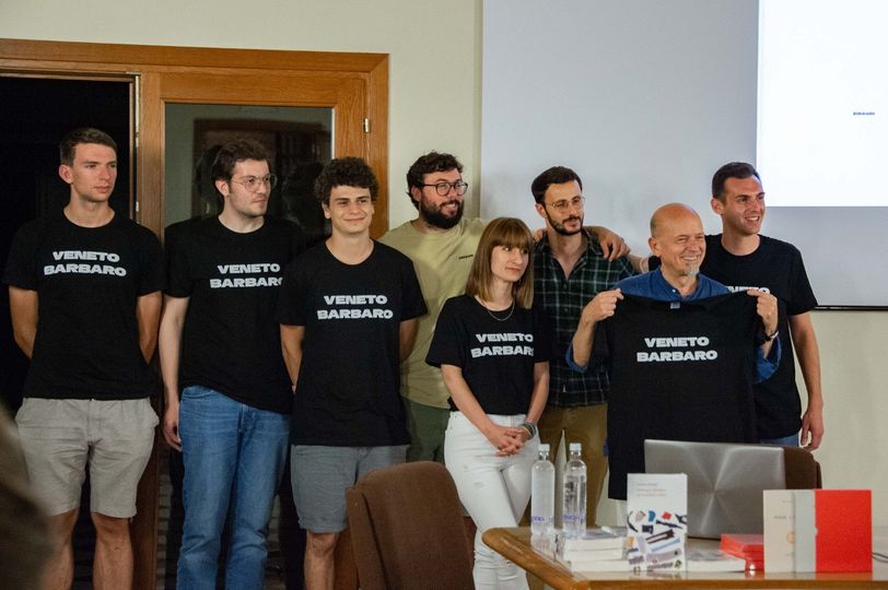 Al centro il paese, al Veneto Barbaro