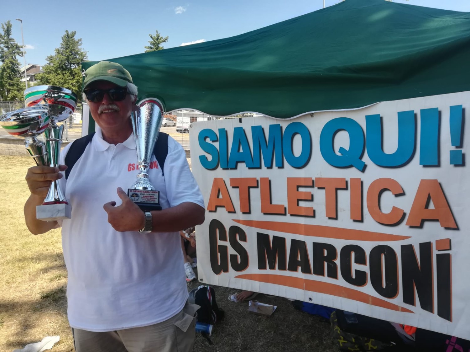 Il presidente Claudio Strati con le tre coppe