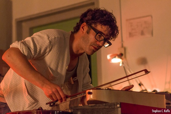 Dal Belgio arriva a Bassano il collettivo musicale Razen