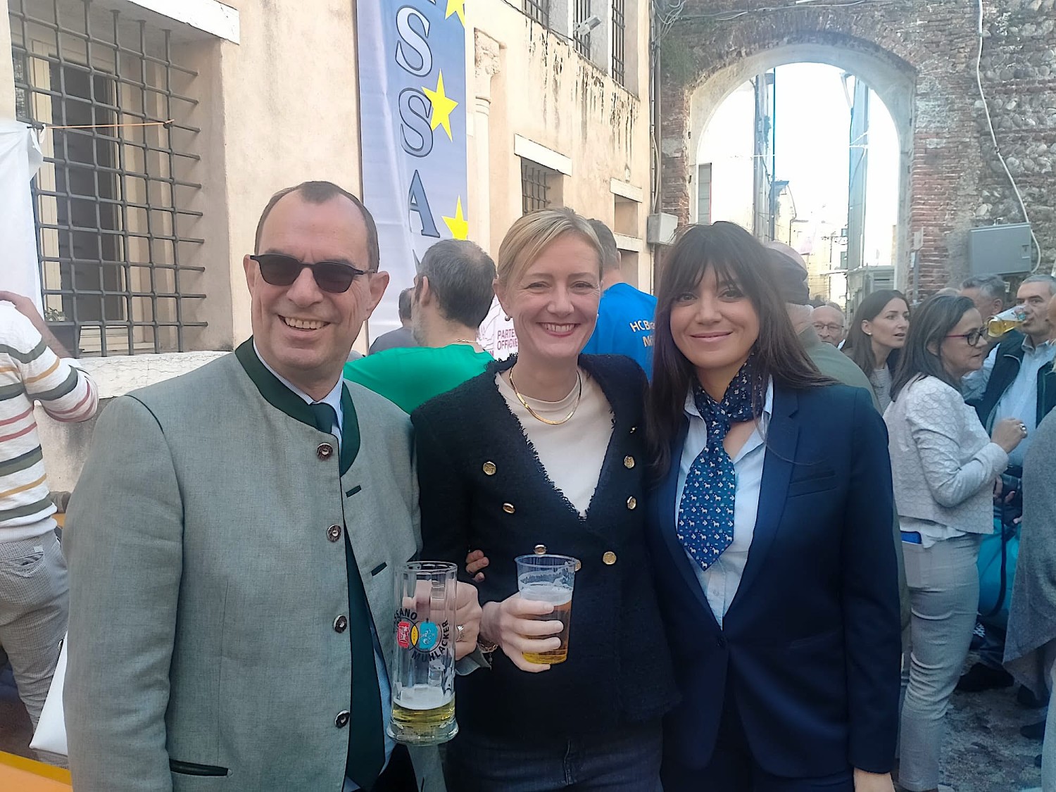 Frank Schneider, Elena Pavan e Elodie Livernais