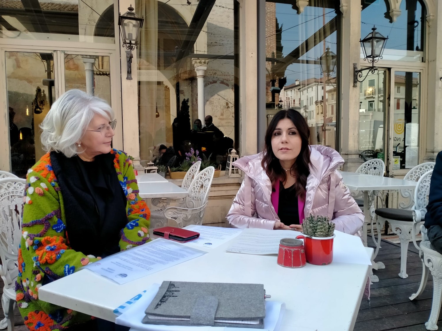 La senatrice Daniela Sbrollini, con Marica Dalla Valle, in conferenza stampa