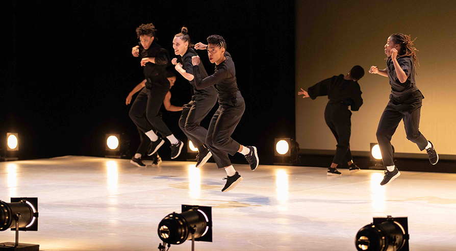 Queen e fanciulle da capolavoro in danza
