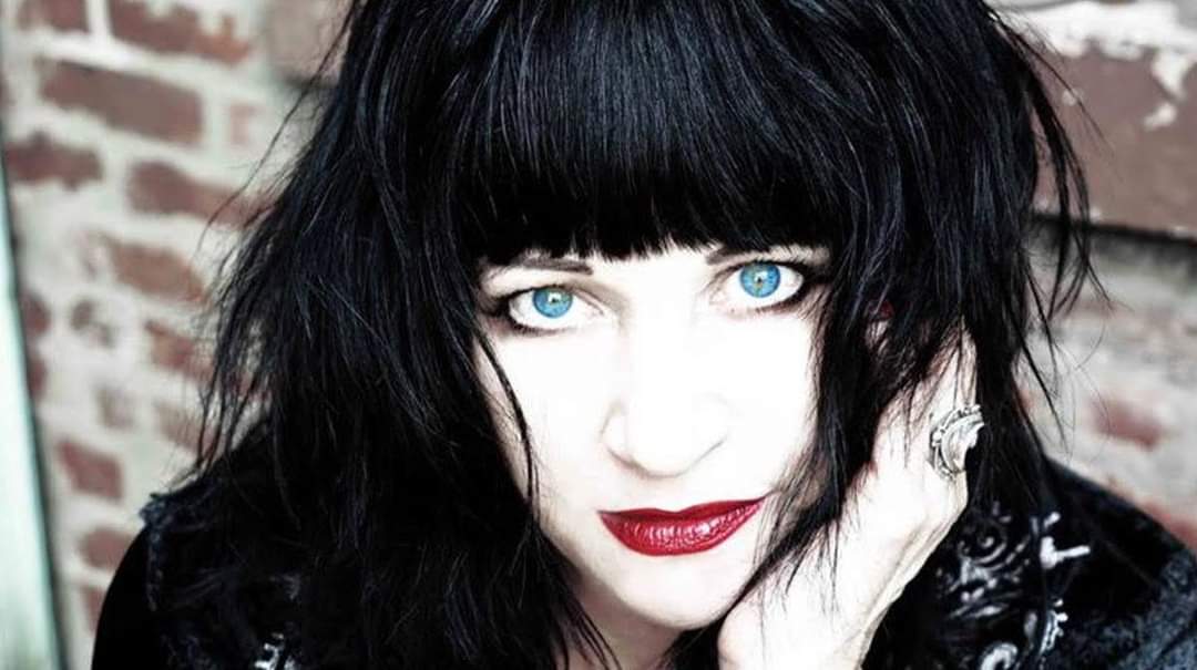Regina e cigno nero, Lydia Lunch presenta Retrovirus