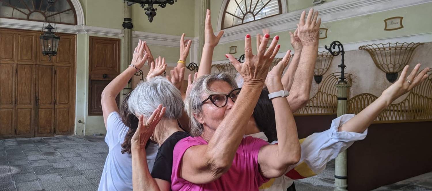 Si danza avvolti dall'energia dell'Universo, in Cocoon
