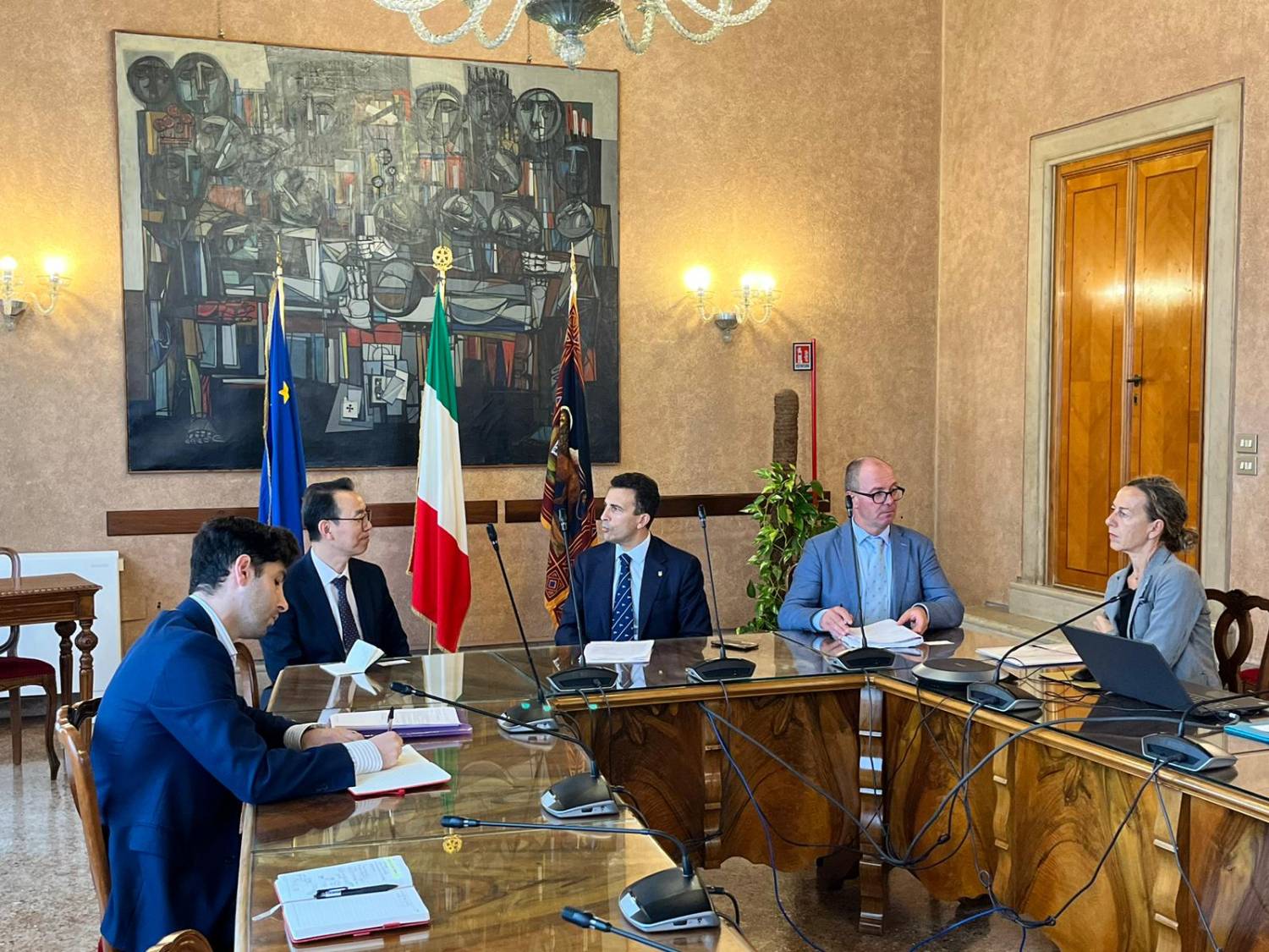 Corazzari incontra il console coreano a Palazzo Balbi a Venezia
