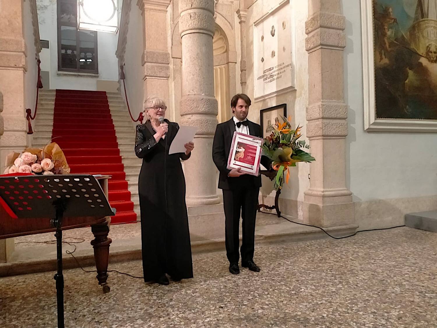 Luis Lanzarini premiato da Susanna Gherlani