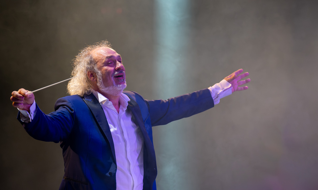 L’opera incontra il rock. Intervista al Maestro Diego Basso