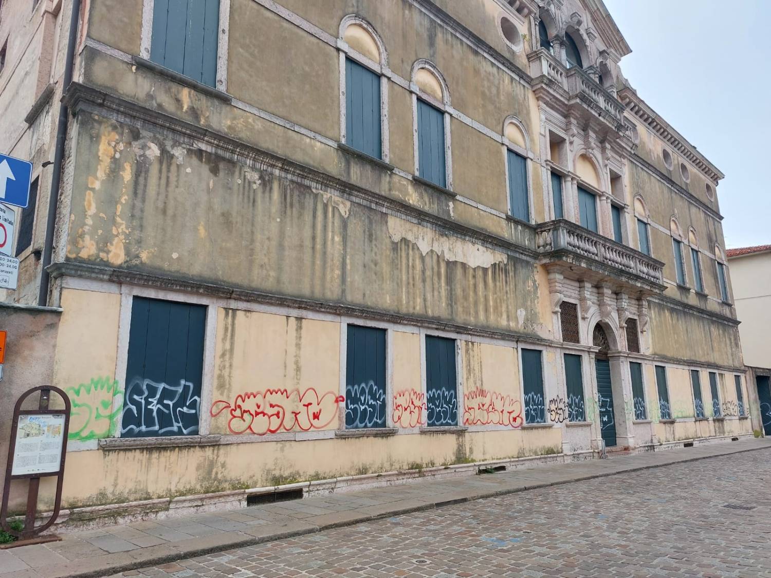 Palazzo Bronxaguro