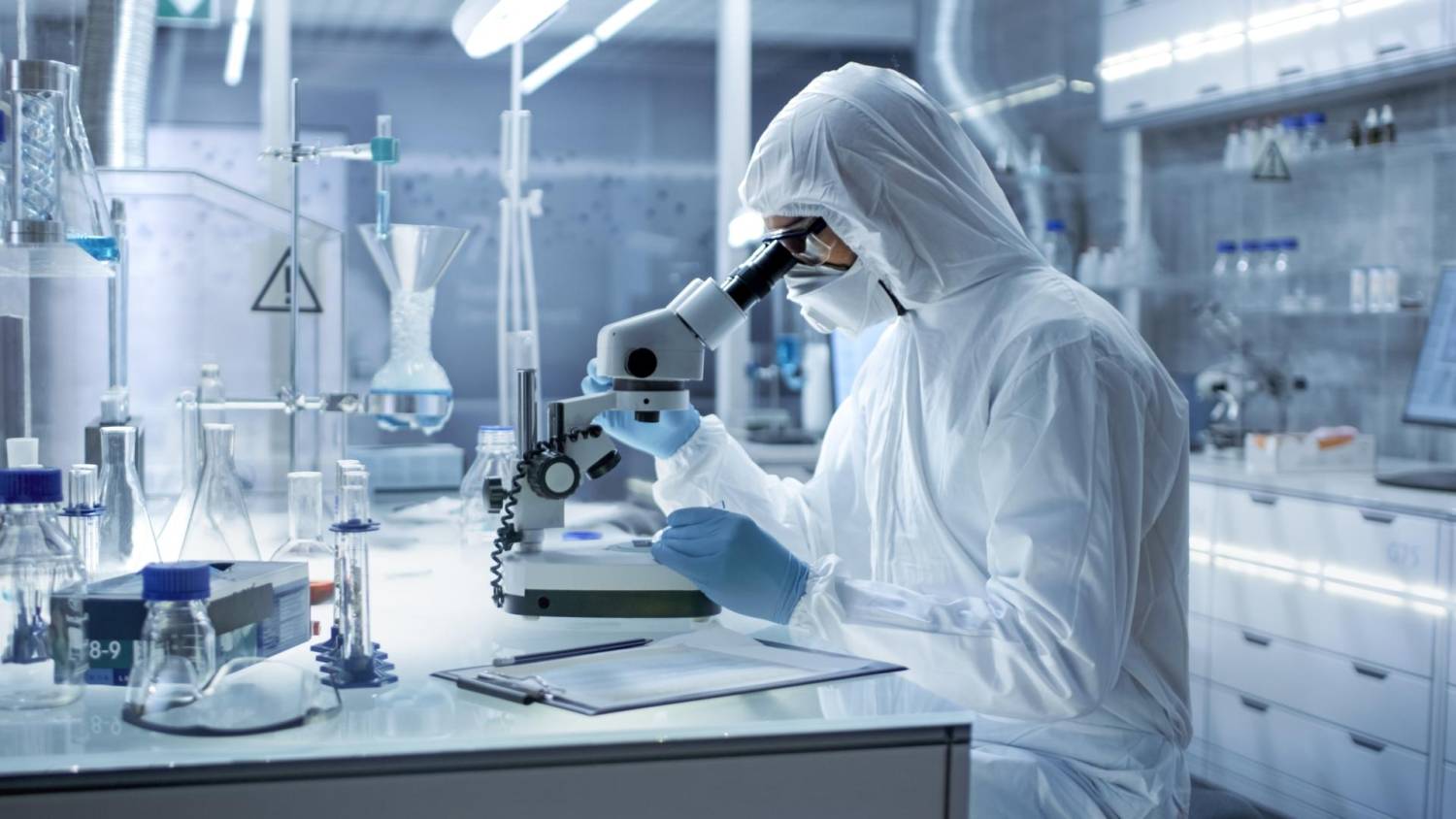 In futuro potremmo avere a che fare con armi biologiche che colpiscono solo gruppi specifici di persone, lasciando illesi tutti gli altri.