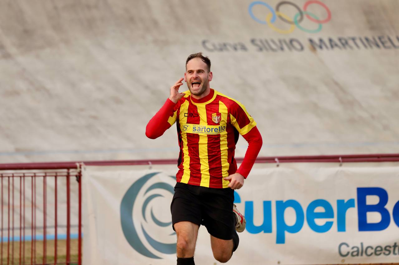 Elmetto e punto