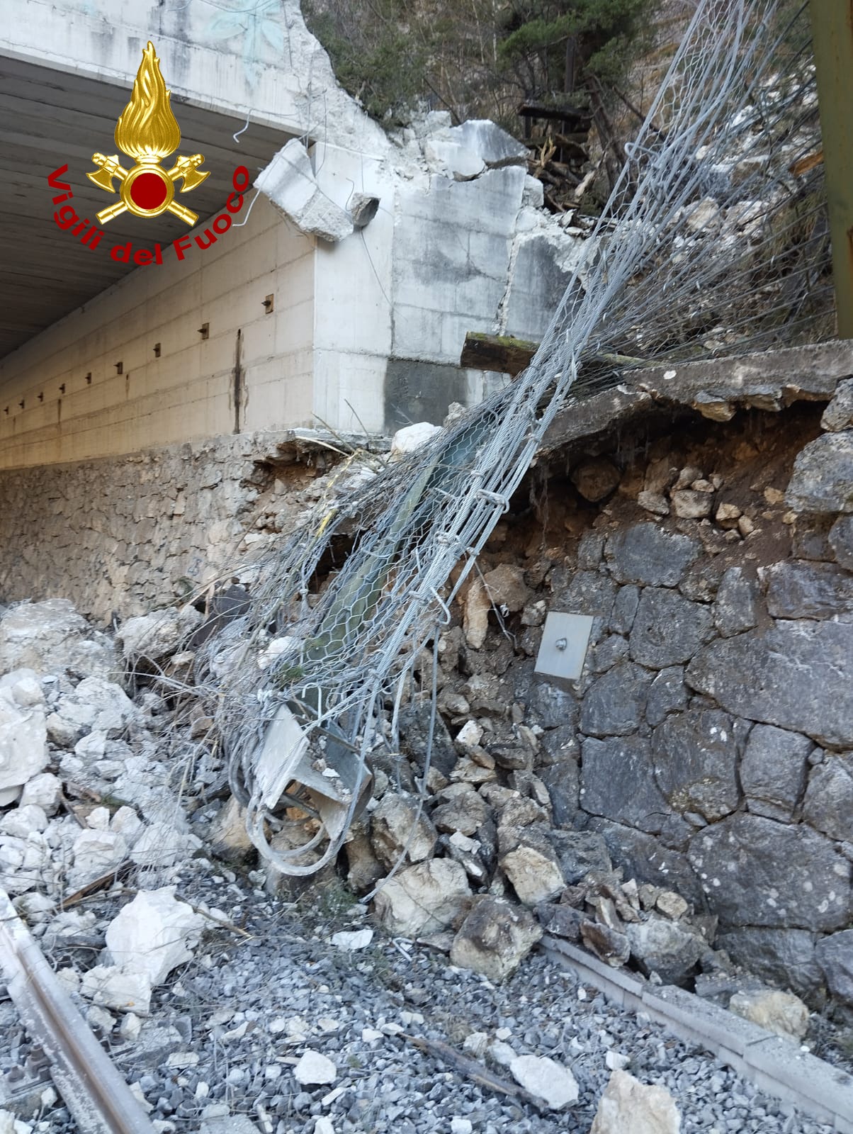 Pioggia di pietre, ferrovia e Valsugana in tilt