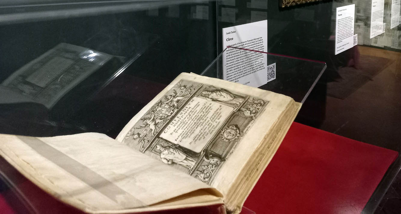 libri antichi in esposizione alla mostra <em>Stregherie</em>