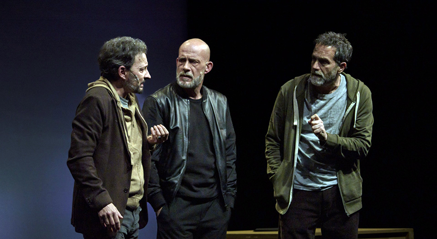 Partita col fantasma, a teatro