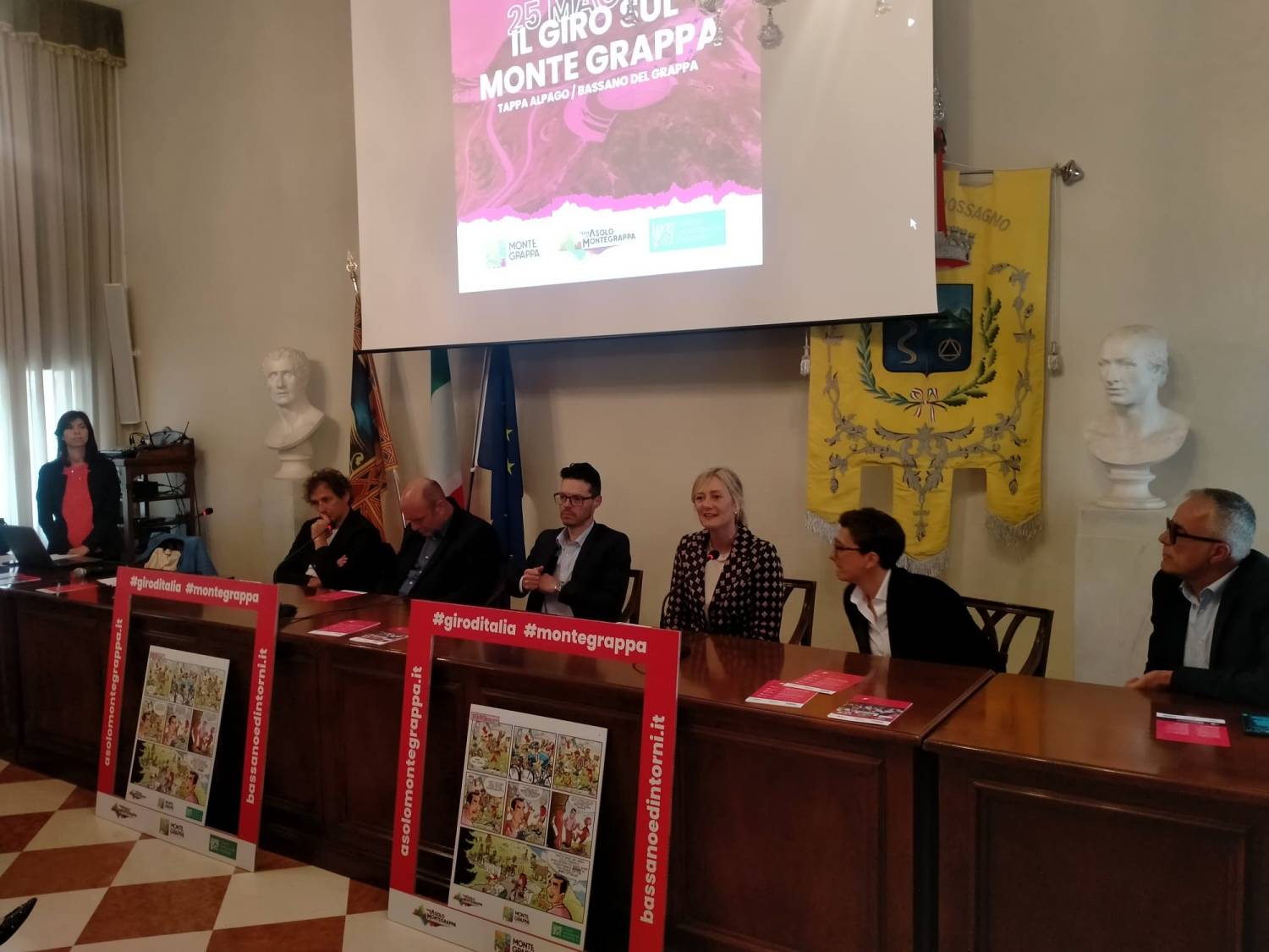 La conferenza stampa nella sala consiliare di Possagno (foto Alessandro Tich)