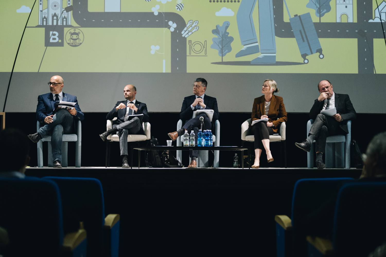 I 5 candidati sindaci: Roberto Campagnolo, Nicola Finco, Roberto Marin, Elena Pavan, Gianni Zen. Foto Mirco Vettore