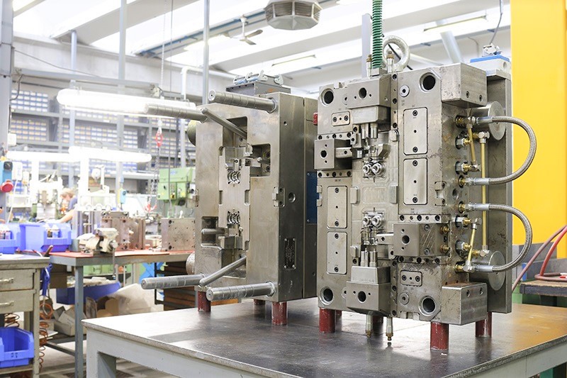 Produzione industriale debole, export frenato dalla crisi dell’automotive