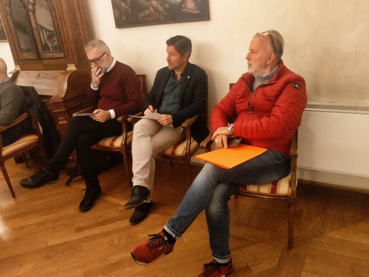 Gli manca la parola
