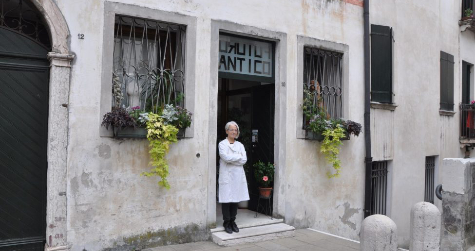 Ceramica e restauro: se la fragilità è bellezza