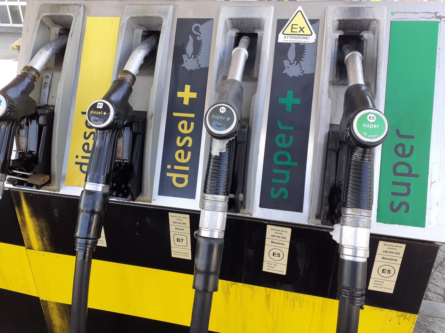 Via libera del Senato all’aumento delle accise sul gasolio. Per lo Stato maggiori incassi per almeno 170 milioni