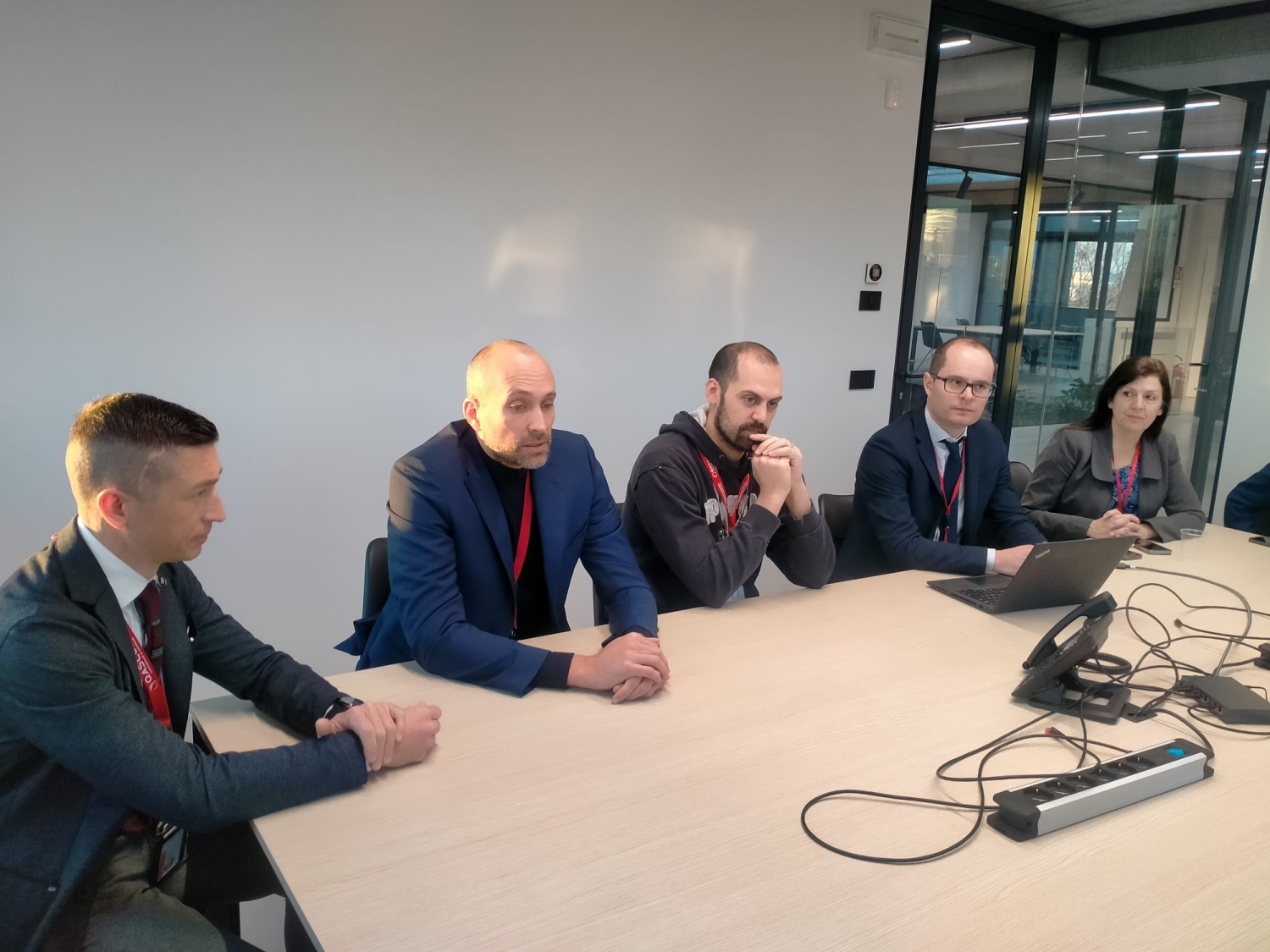 Bassanonet.it - Conferenza stampa. Da sin: Efer Miotti, Alessandro Pozzobon, Tommaso Pino, Samuele Fantinato, Lisa Valencia
