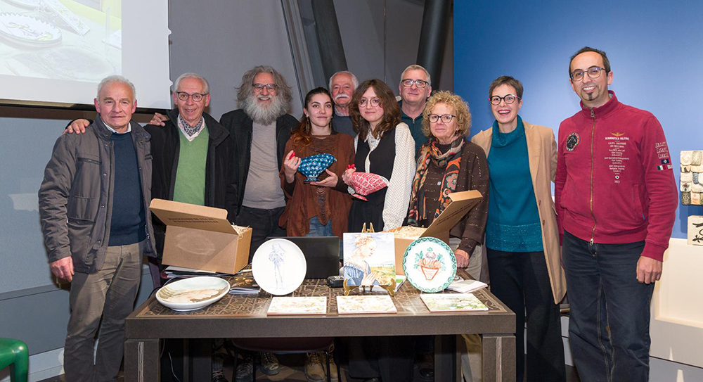 Occhi di ragazza, per guardare a tradizione e futuro della ceramica