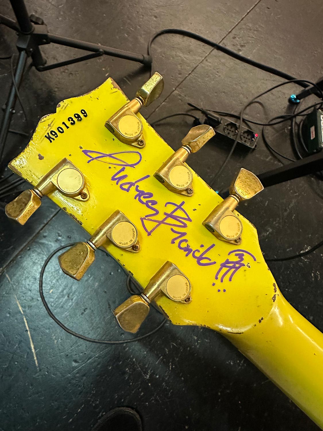 La firma di Andrea Braido sulla Les Paul Greco Custom Shop