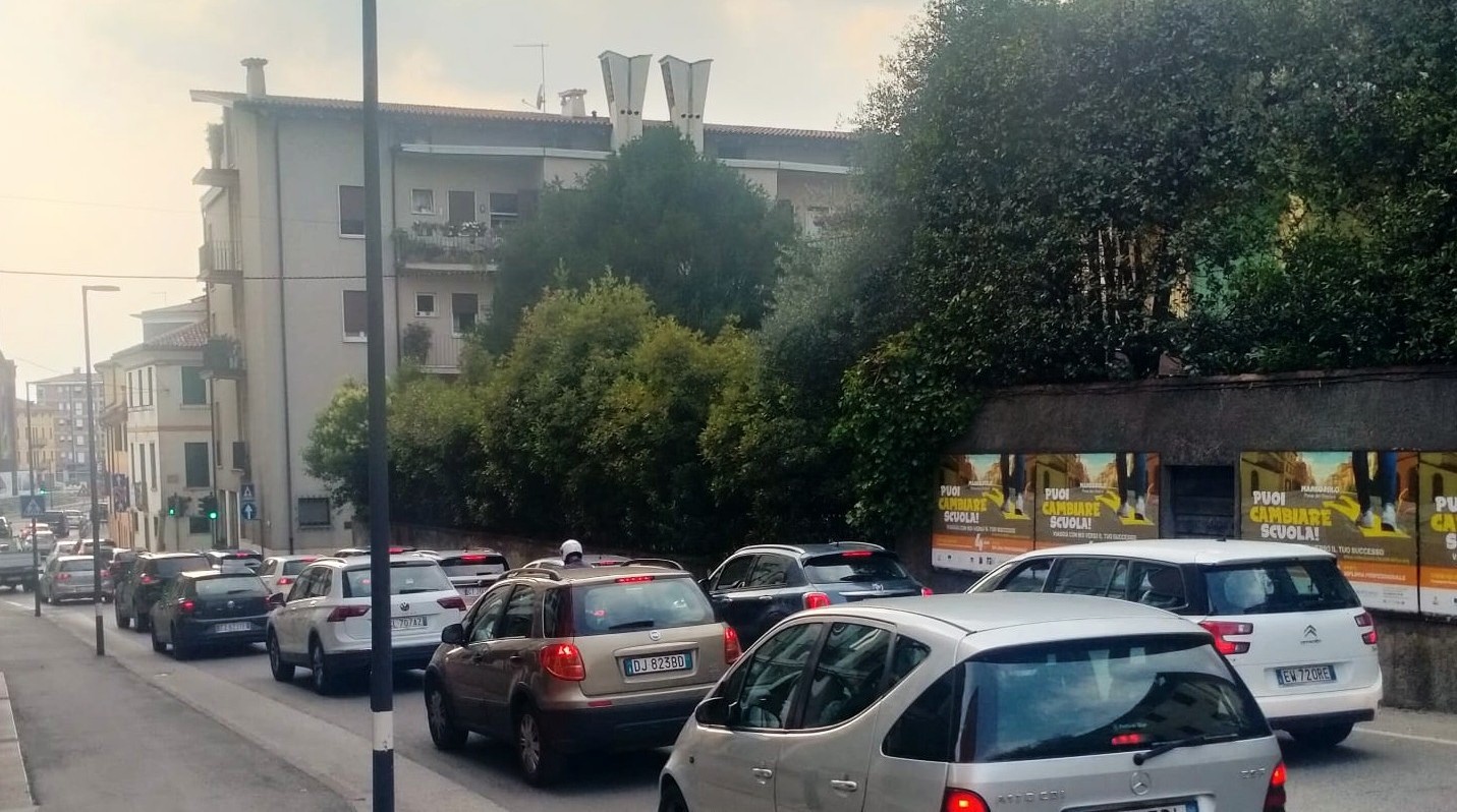 Stringimi a te