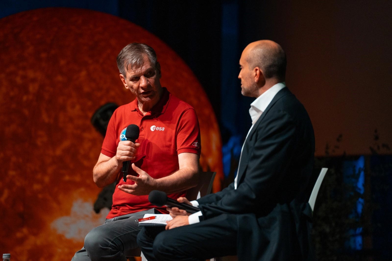 Paolo Nespoli è un ex astronauta, ingegnere e militare italiano. 