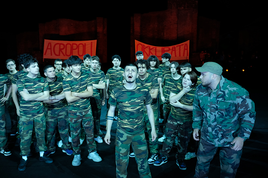 Spettacoli Classici: in Coro e in dialogo col presente
