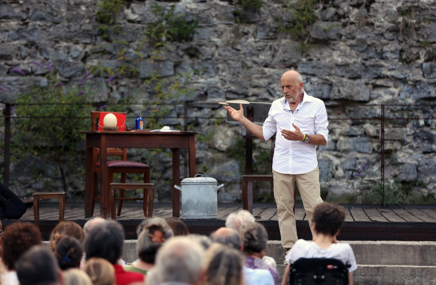 In scena Bestiario idrico, di Marco Paolini
