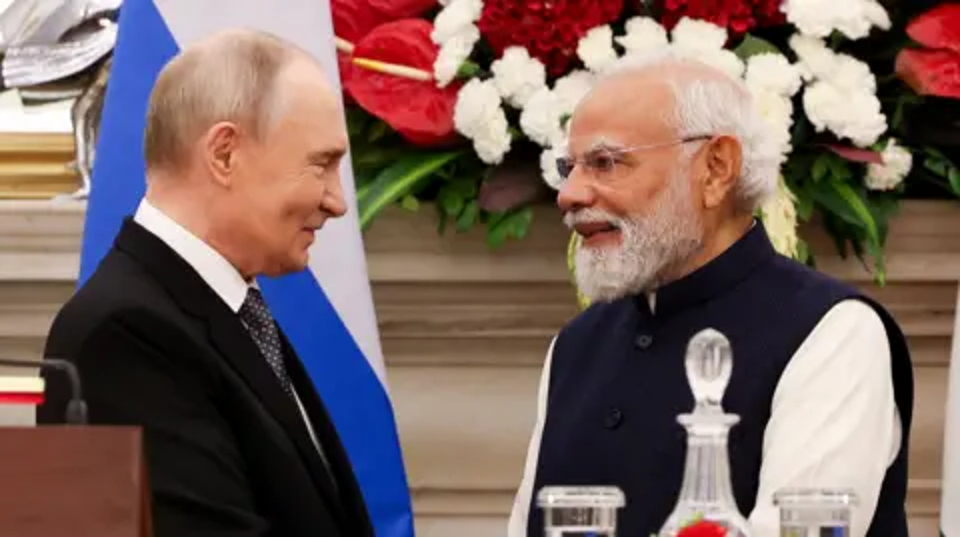 L’India beneficia della guerra in Ucraina acquistando petrolio russo a prezzi scontati