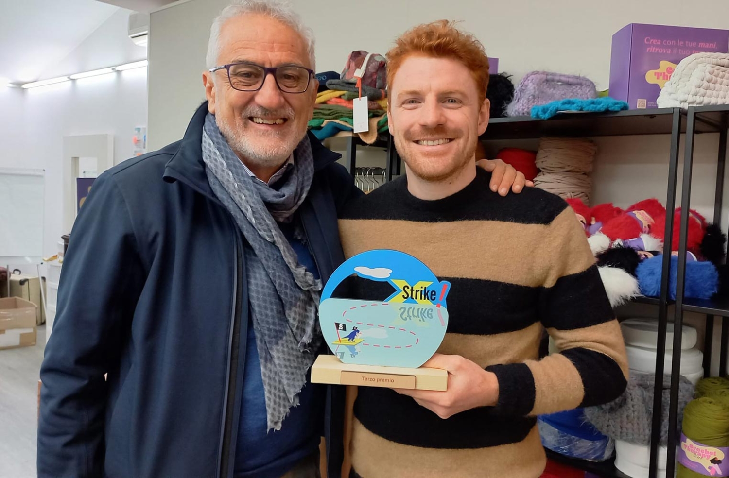 Andrea Padovan sul podio di Strike con il Crochet Tour