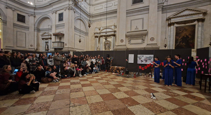 <em>Sconfinati</em>, nella Chiesa di San Giovanni Battista, la performance del gruppo Ensamble