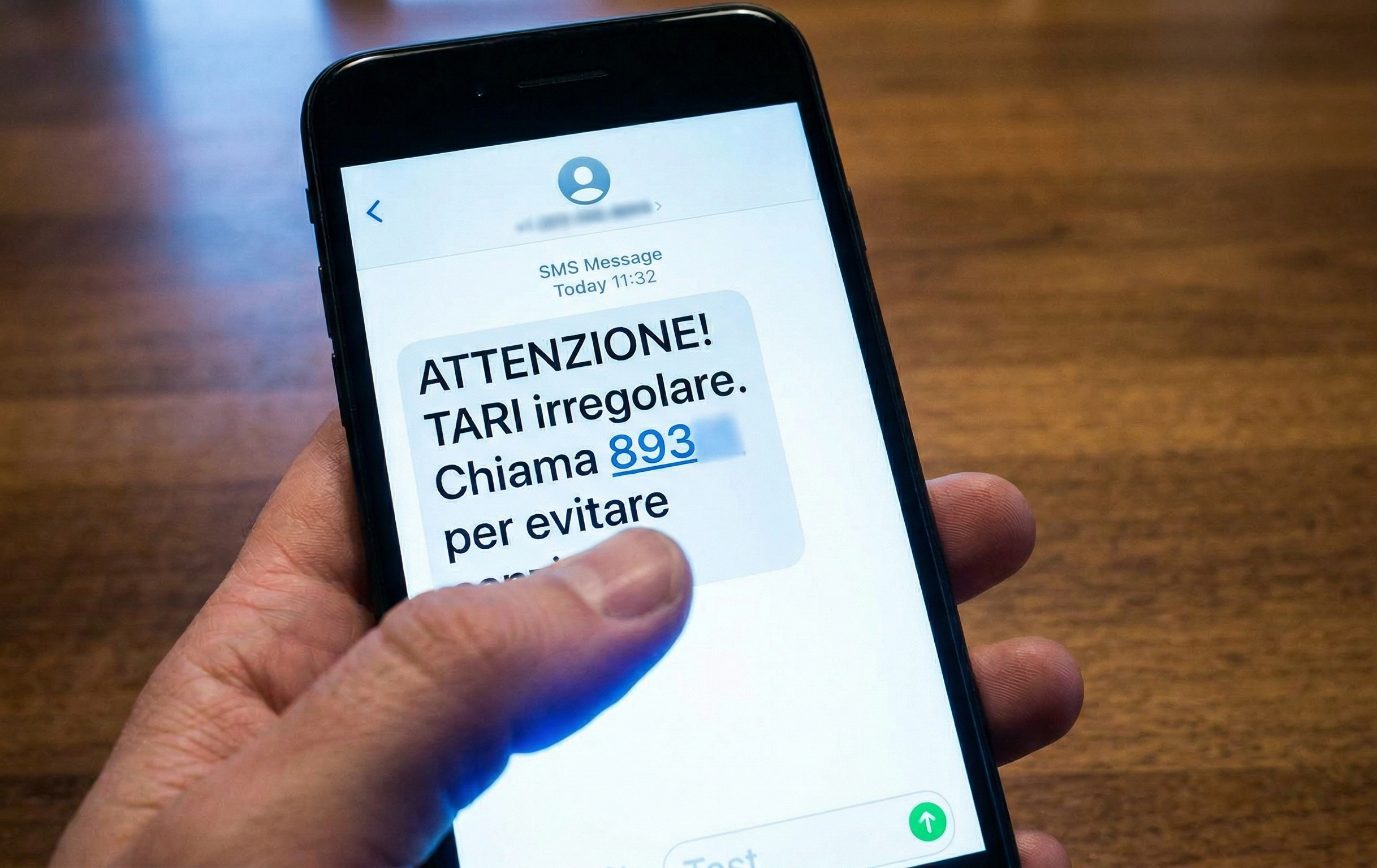 TARI, allerta truffa: occhio al finto SMS che svuota il conto