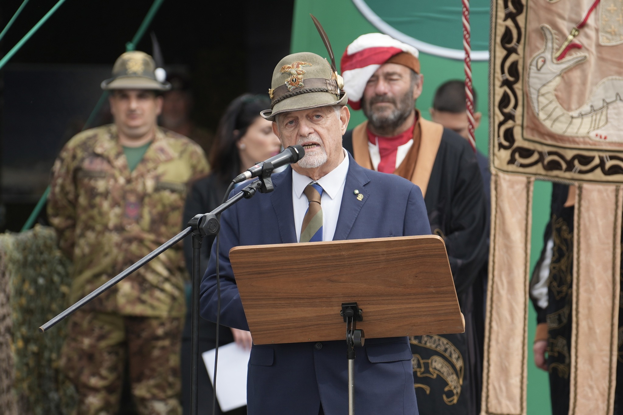 Alpini, Tricolore in tutte le sedi per gli 80 anni della Repubblica