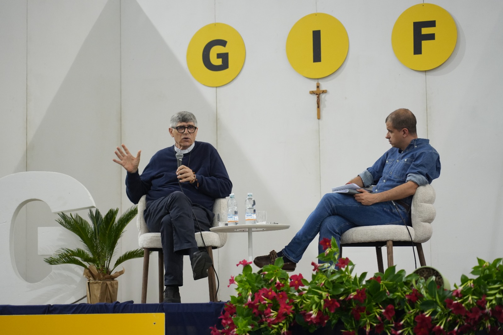 Intimidazioni al giornalista Cappellari, don Patriciello a Bassano: «Contro la paura serve responsabilità quotidiana»