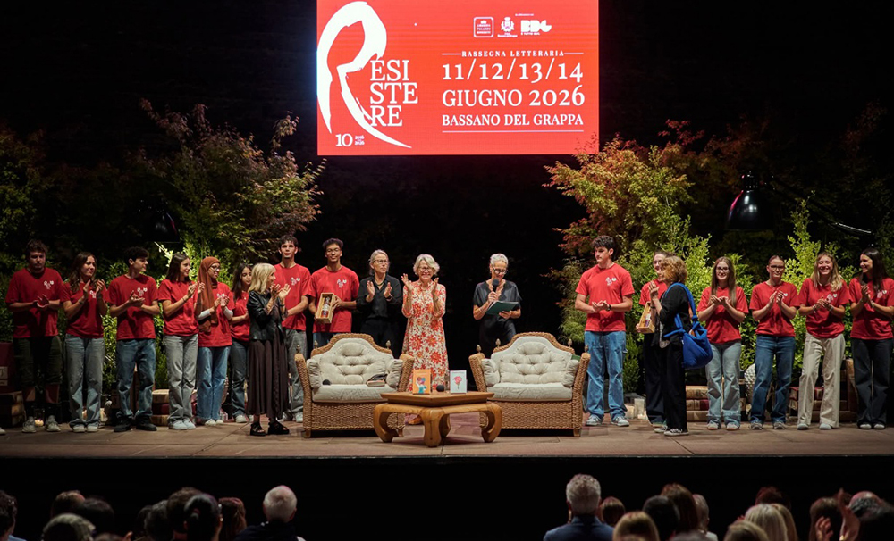 Resistere: 10 anni e 10 000 presenze