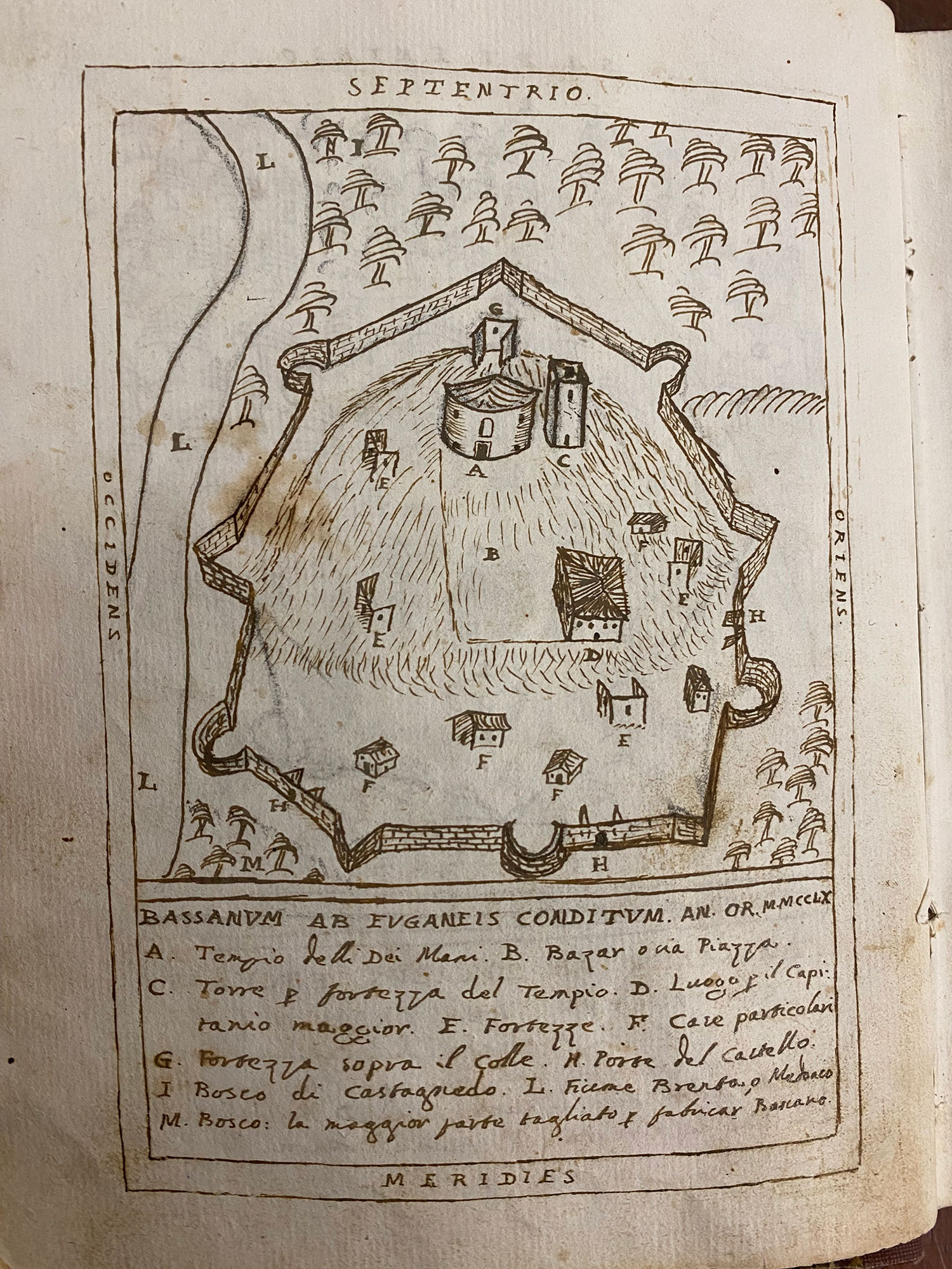 Illustrazione di come, secondo il Chiuppani, doveva apparire Bassano in origine. Da: Francesco Chiuppani, Historia Bassanese, 1734, conservato presso Biblioteca Civica di Bassano del Grappa. Copyright © Musei Biblioteca Archivio di Bassano del Grappa